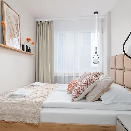 Rentplanet - Rondo Onz * Варшава